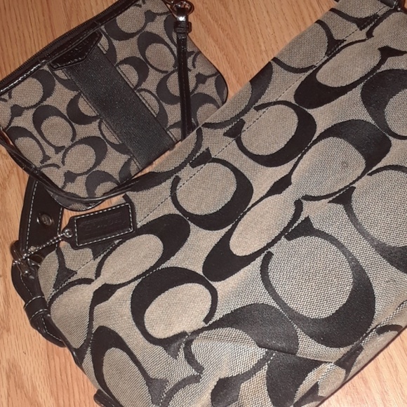 Coach bag with change wallet - Picture 3 of 3